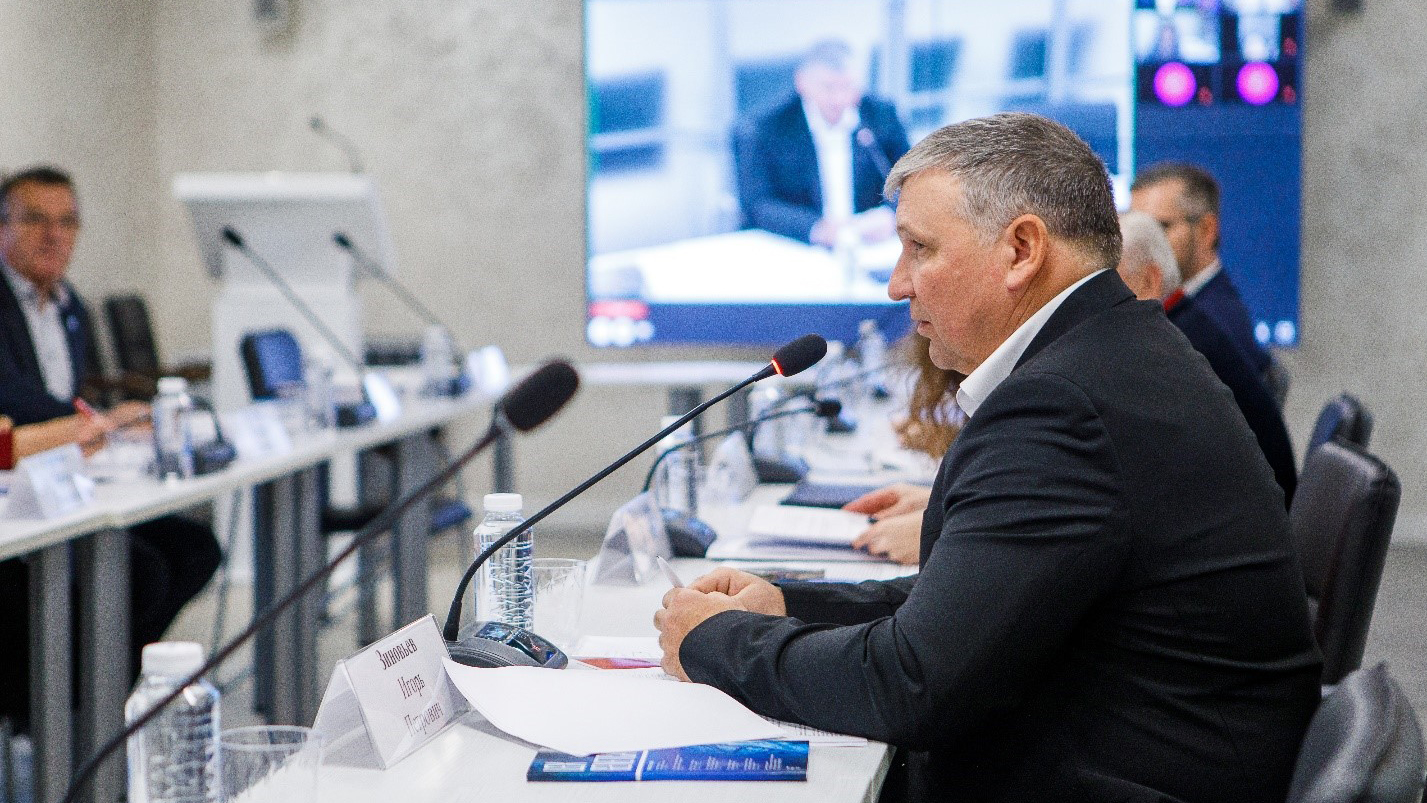 28 ноября 2024 года в ФГАОУ ВО «Московский государственный юридический университет имени О.Е. Кутафина (МГЮА)» состоялось заседание Президиума Ассоциации юридического образования.3